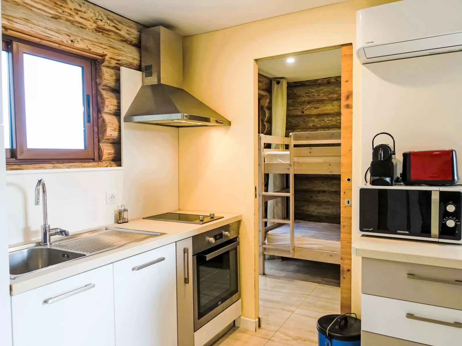 Chalet Simple-Inside