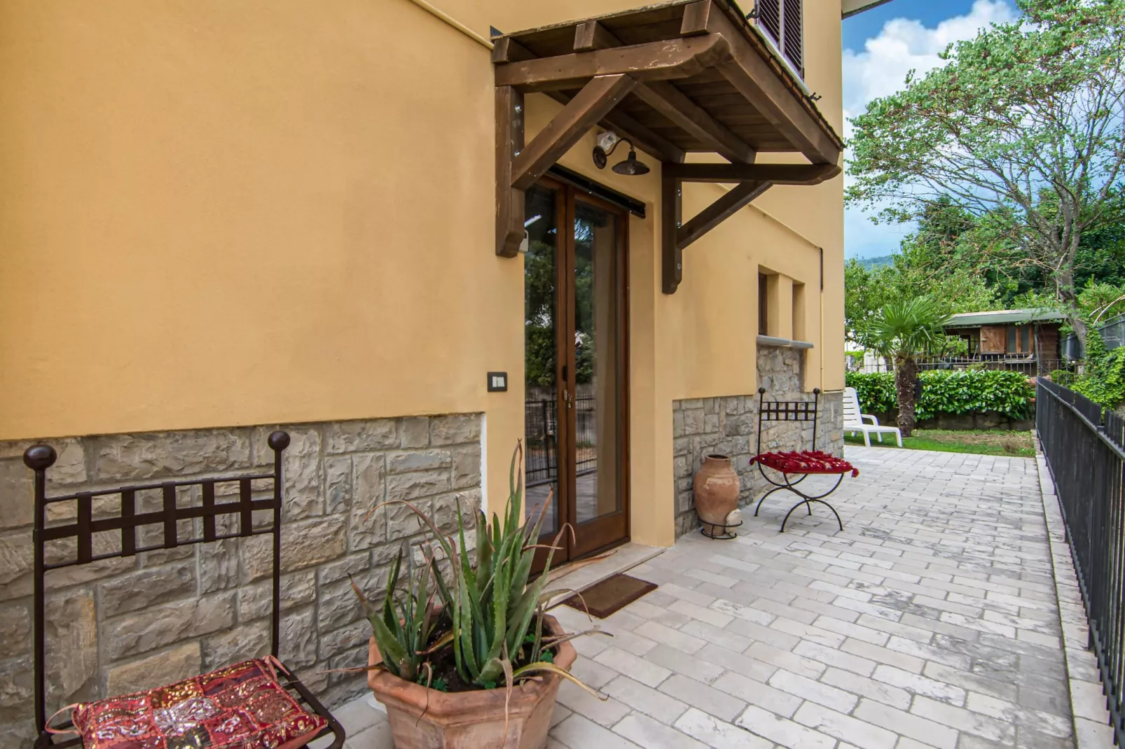 Casa Carlotta-Hall & reception
