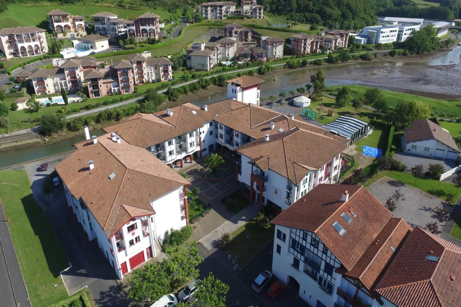 Urrugne Saint-Jean-de-Luz - Appartement 2 Pièces 4 Personnes 1  bébé 2 salles d'eau-Extérieur été