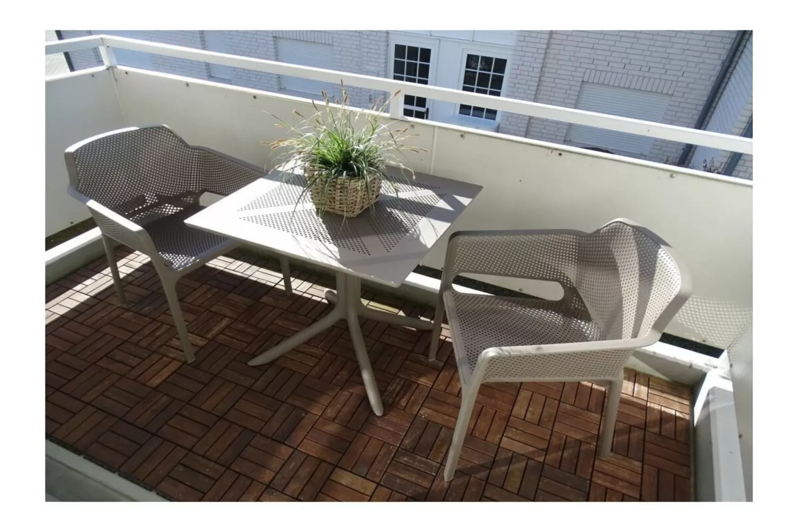 330250-Terrace balcony