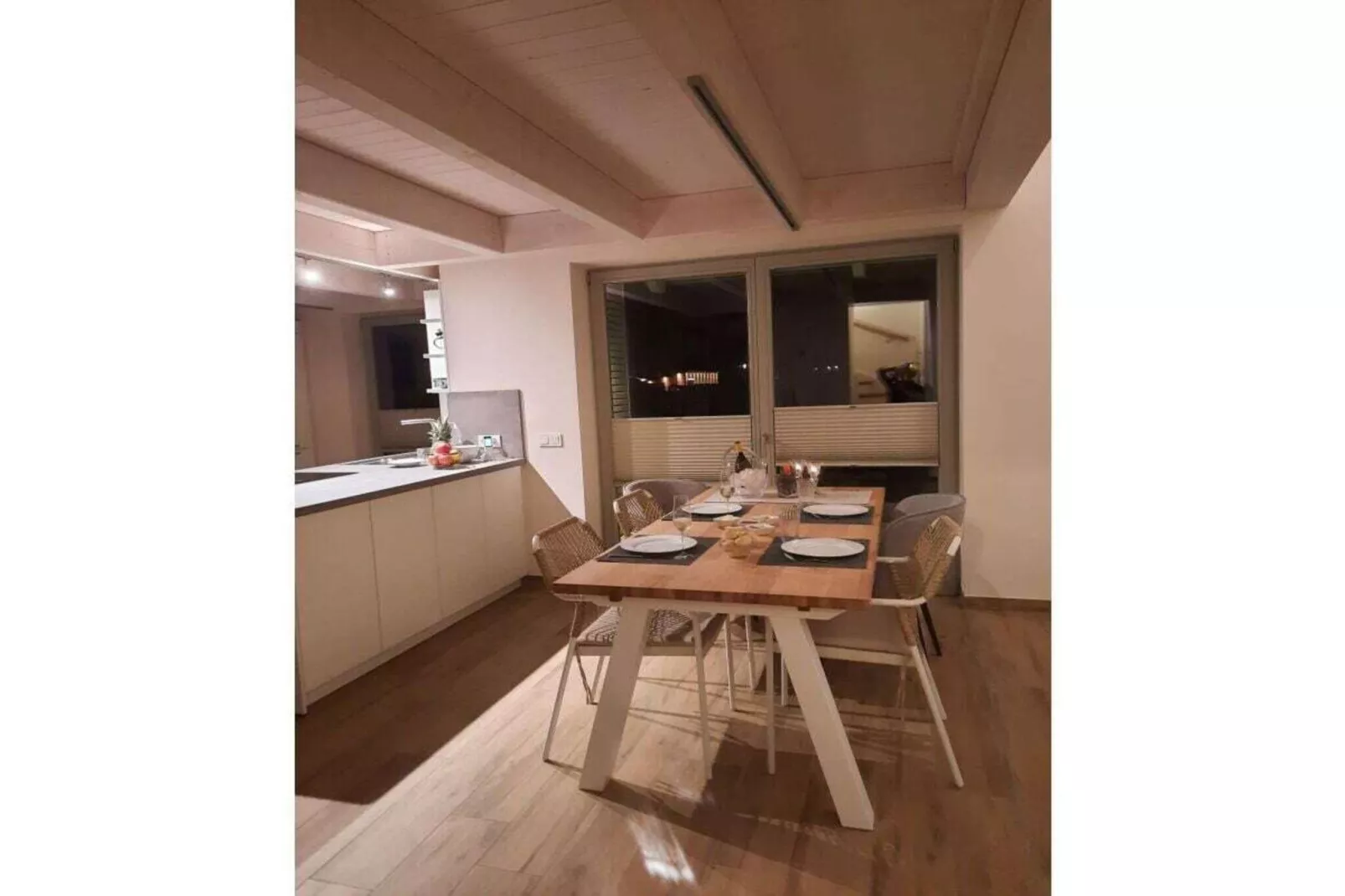 494646-Salle à manger