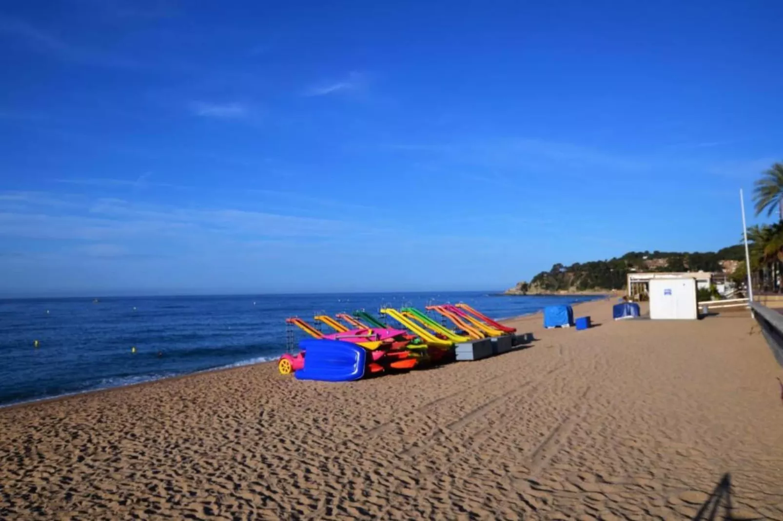 Vila-Areas within 5km in summer