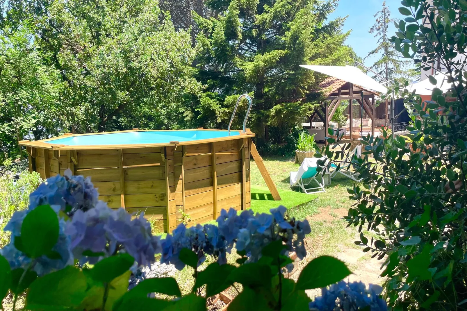 Villa Castelbuono-Schwimmbad