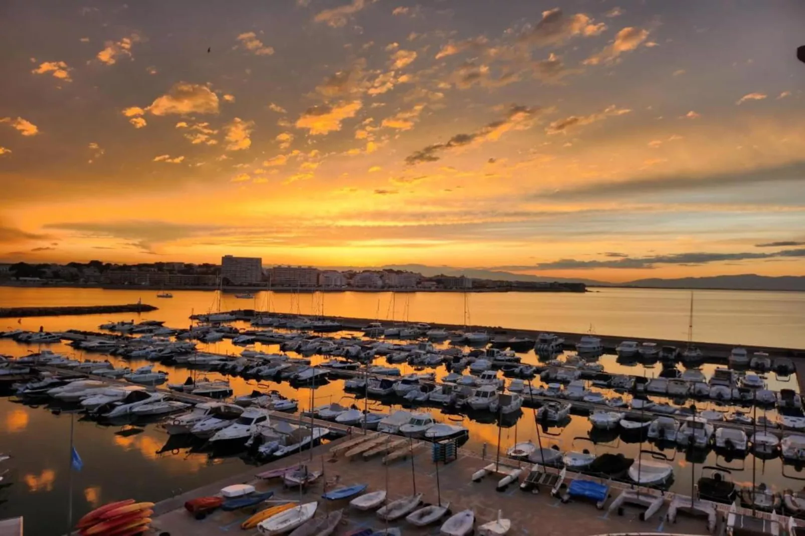 Can Tarra 1-Areas within 5km in summer