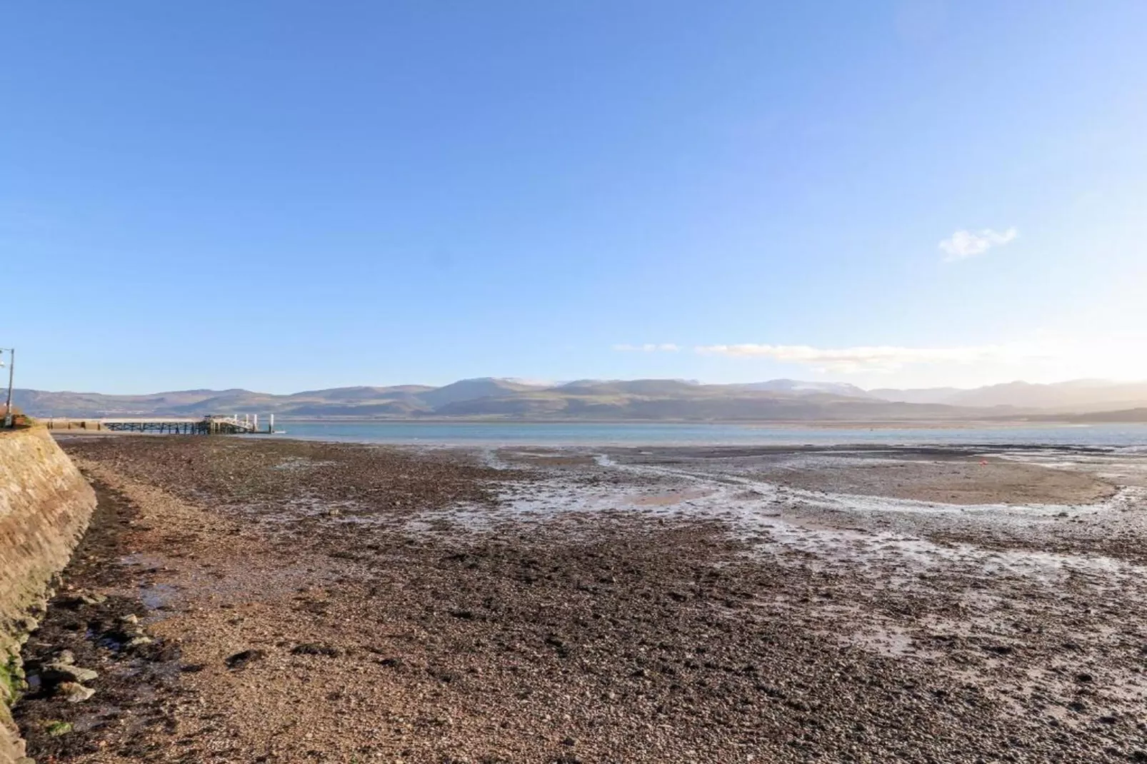 Waters Edge at Gadlys House-Areas within 1km in summer