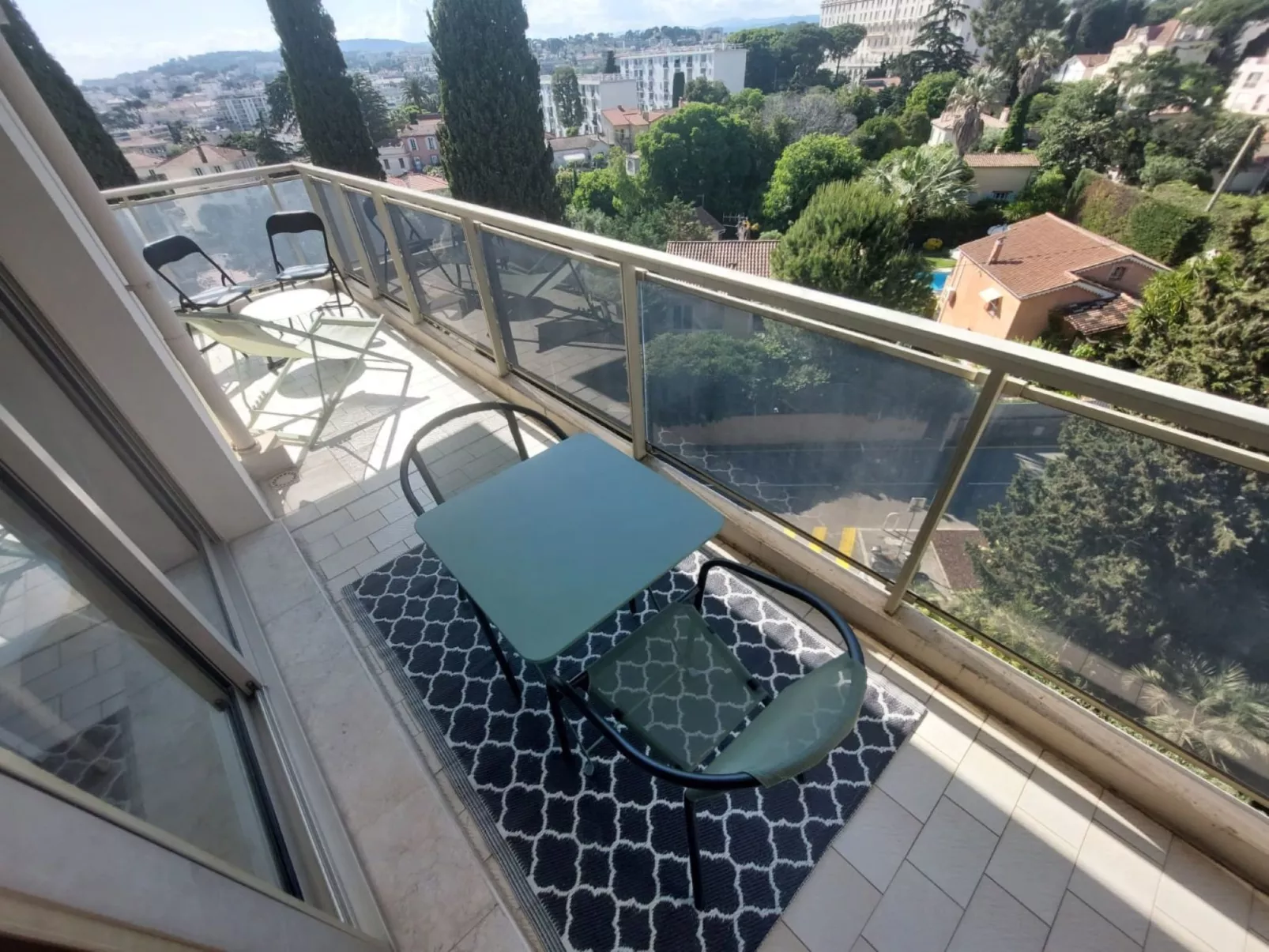 Le Floriana-Inside