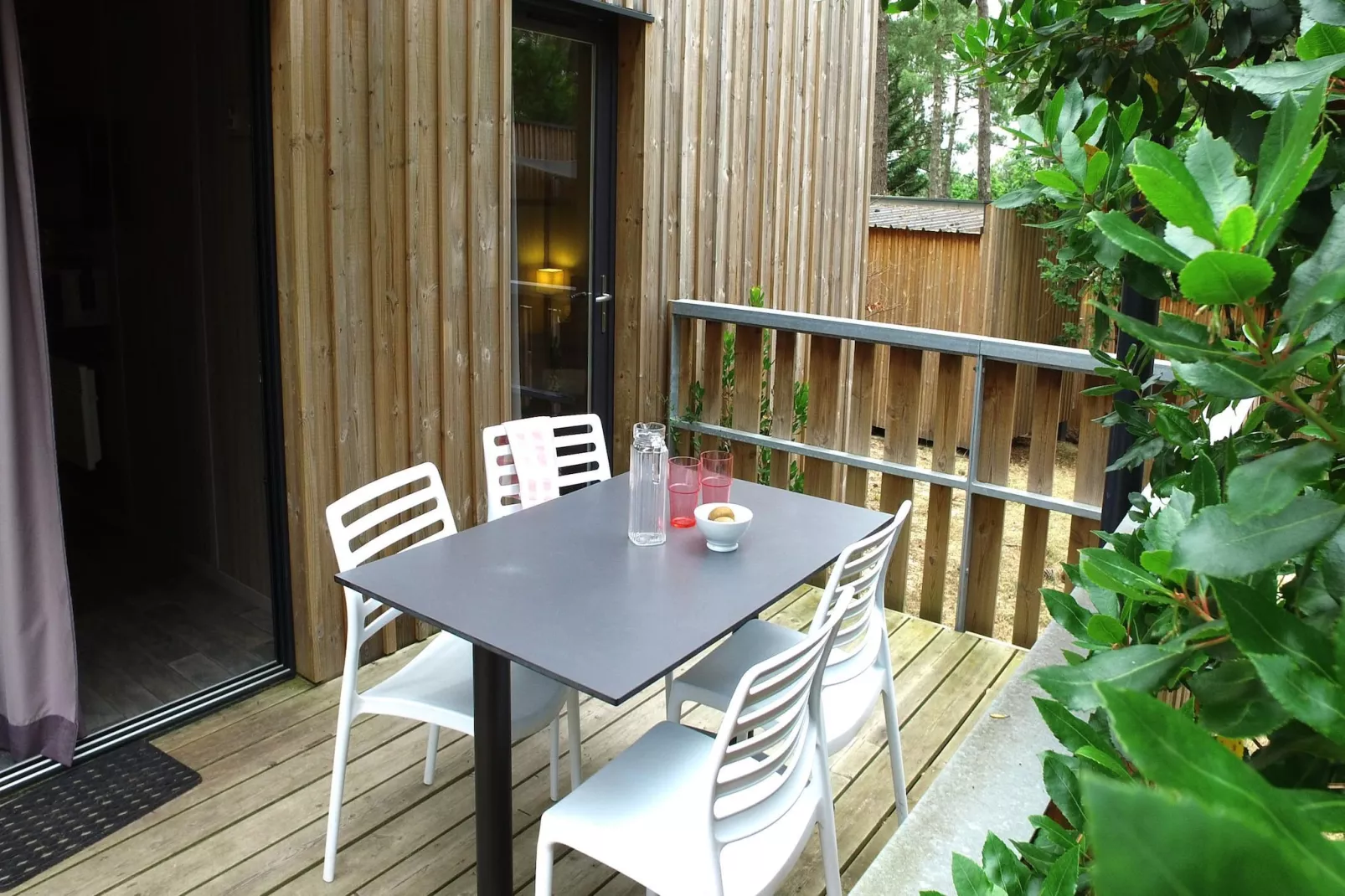 Lodge 2 Pièces 4 Personnes 1  bébé/ Lège-Cap-Ferret-Terrasse/Balkon