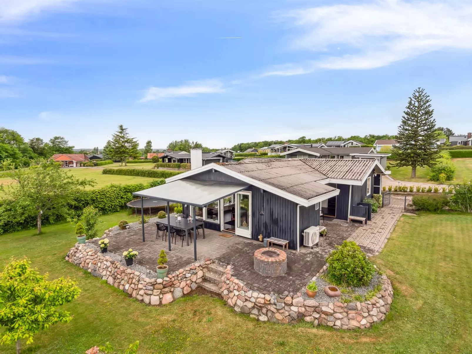"Eweline" - 400m from the sea