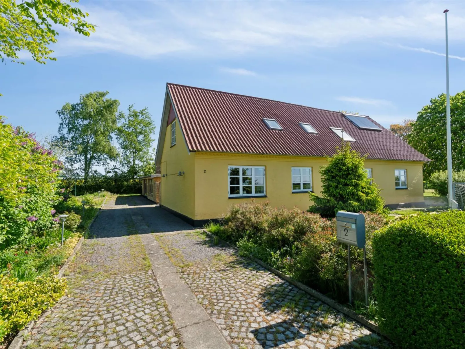 "Agny" - 2.2km from the sea