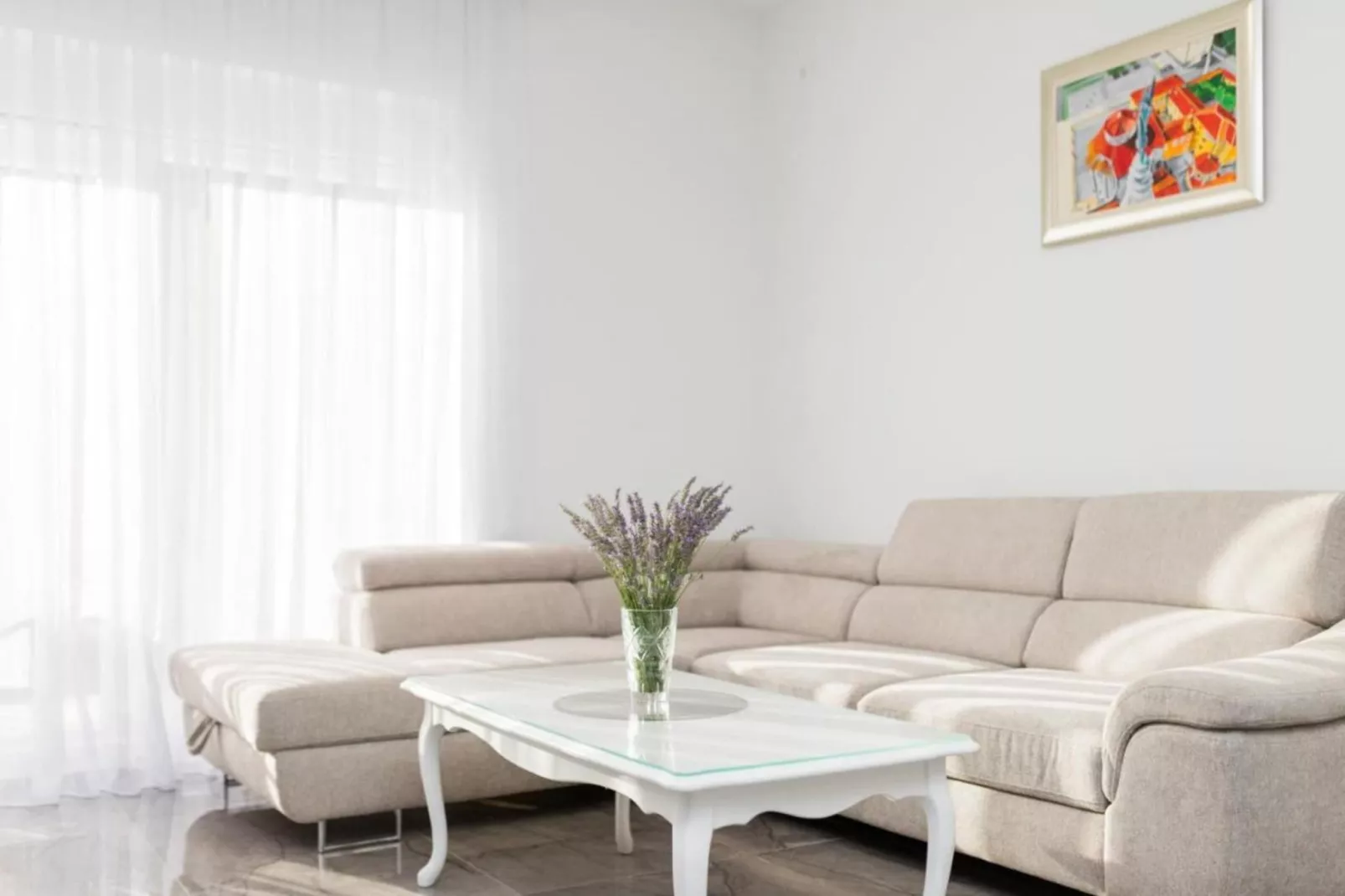 Mihael Holiday House - Three Bedroom Holiday Home with jacuzzi