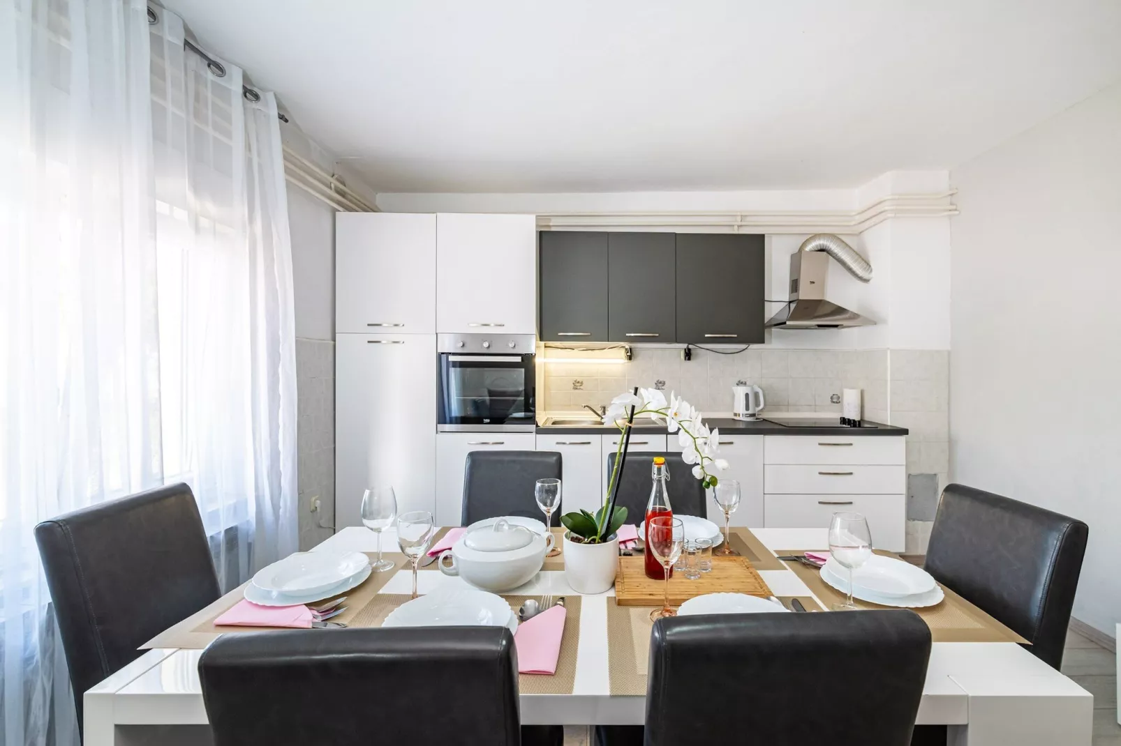 Holiday Home Villa Vesna Lux - Five Bedroom Villa with Swimming Pool