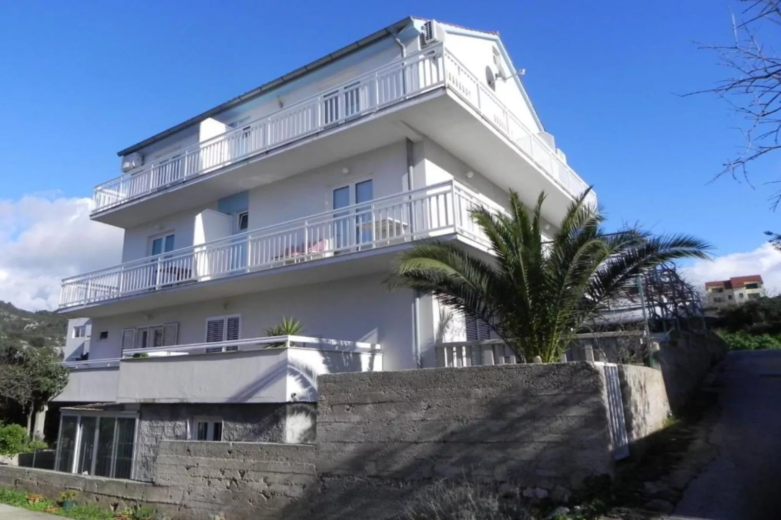 Apartments Trogrlić - Comfort One-Bedroom Apartment with Balcony and Sea View