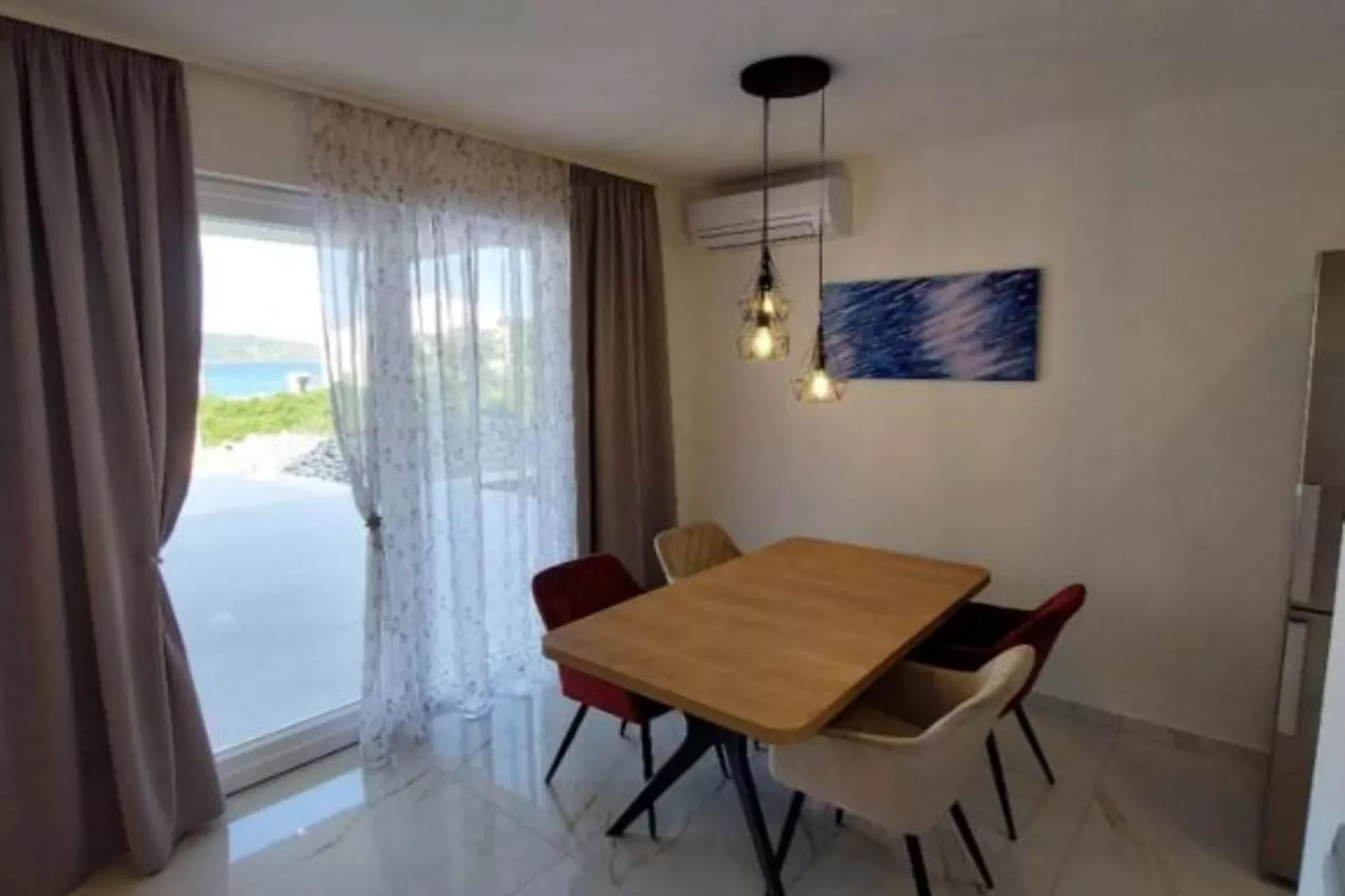 Villa Tamaris - Two Bedroom Holiday Home with Terrace and Swimming pool