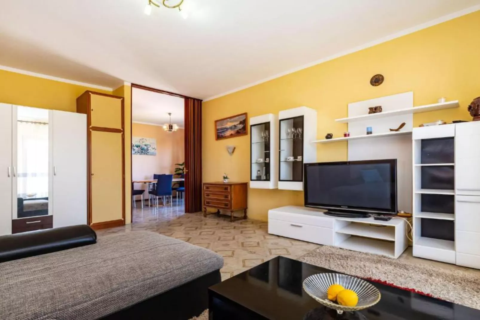 Apartment Serđa - Two Bedroom Apartment with Terrace