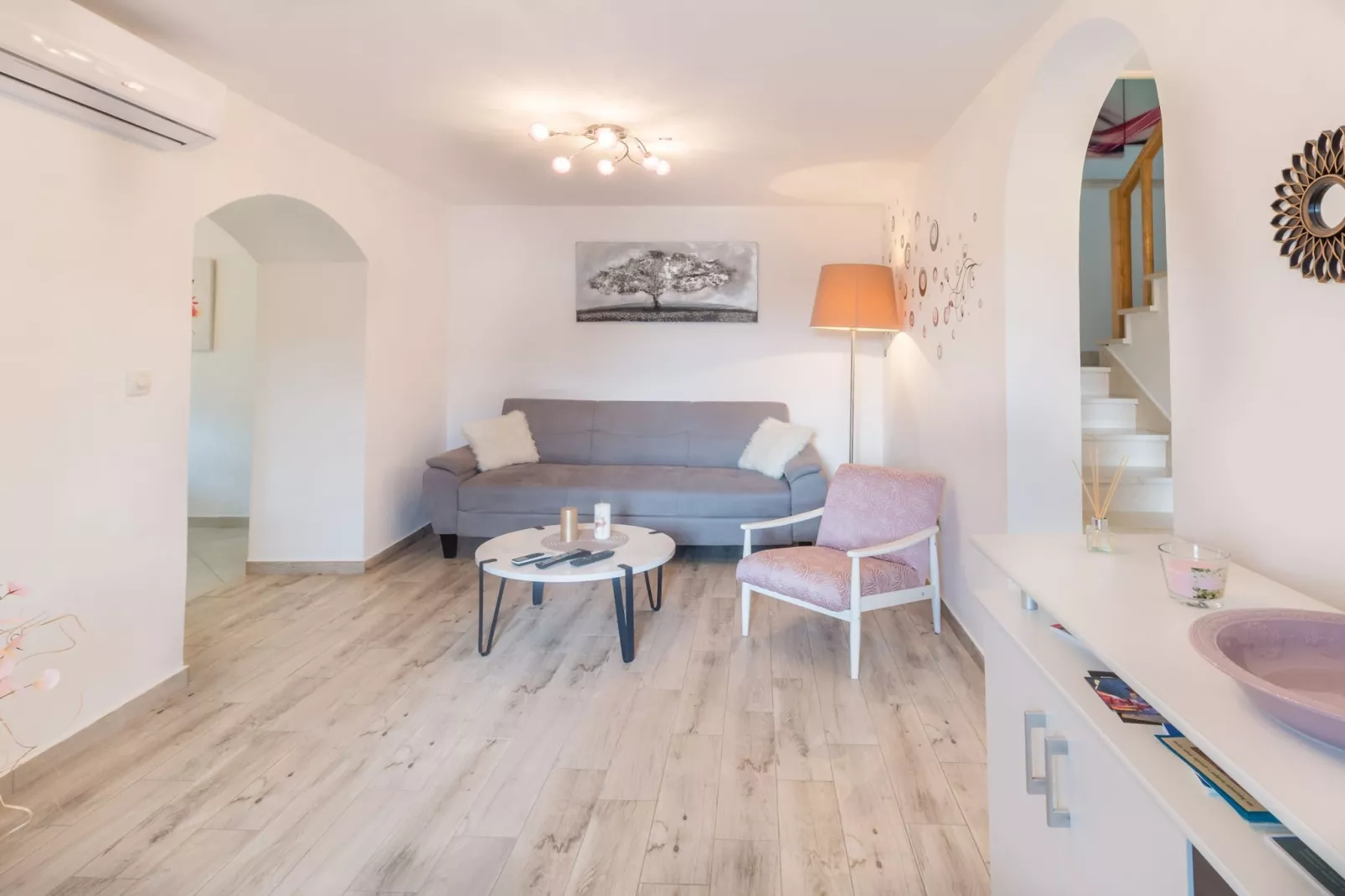 Holiday Home Milutinovic - Four Bedroom  Holiday Home with Sea View