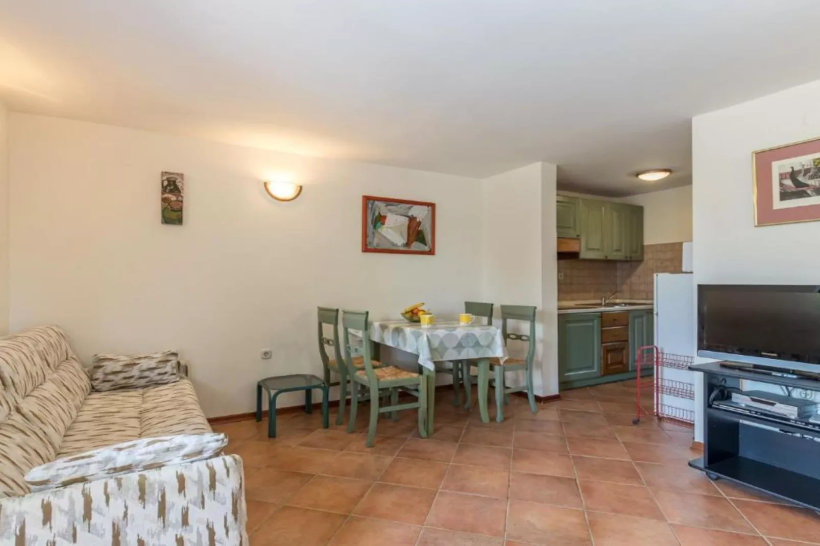 Apartment Villa Mirna - One Bedroom Apartment with Balcony and Garden View
