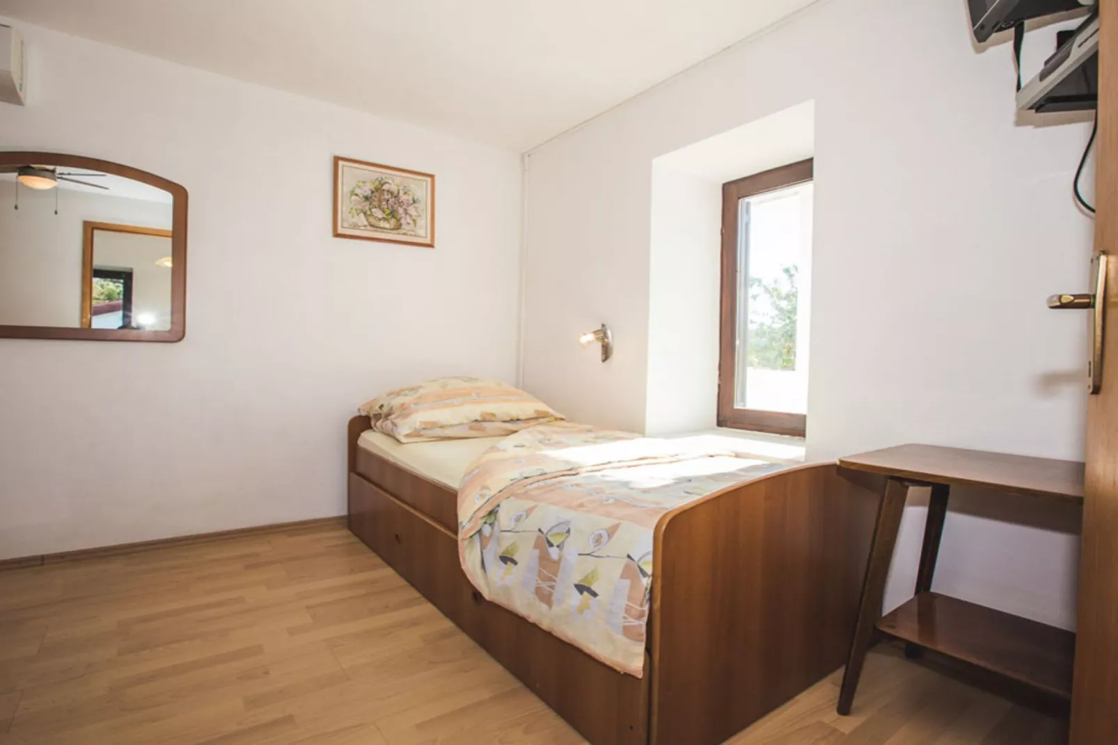 Apartments Jug - Studio Apartment with Balcony
