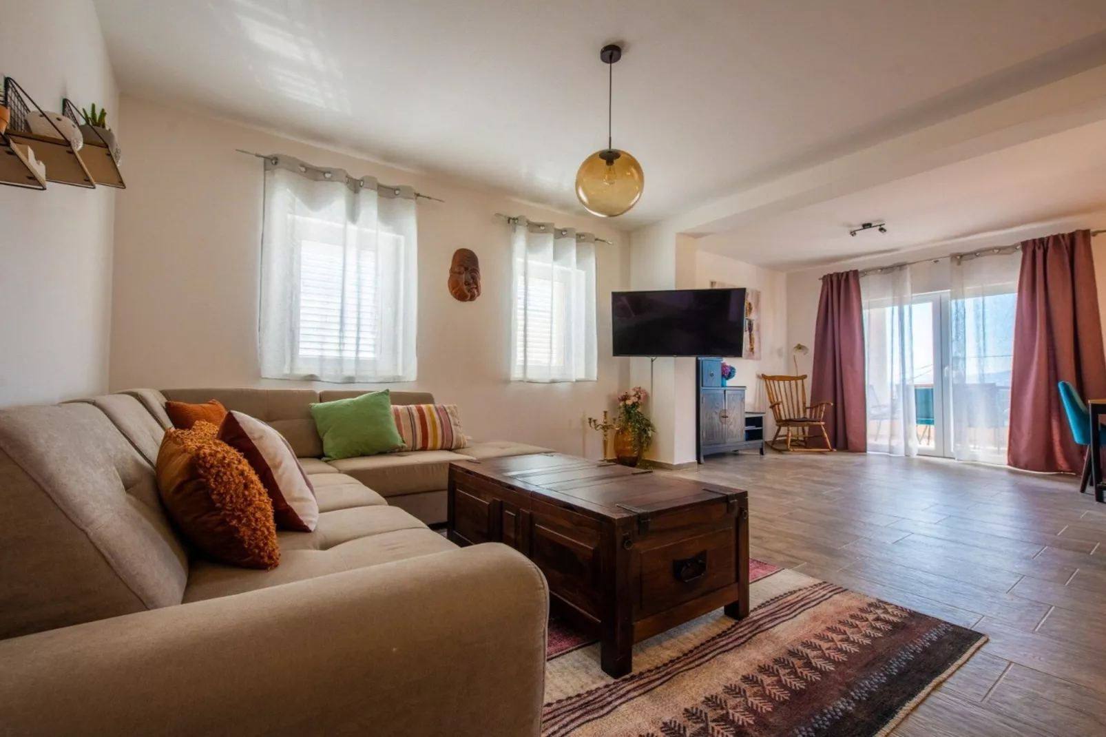 Charming and Tranquil Kastel Gomilica Apartment with Balcony and Patio - Three Bedroom Apartment
