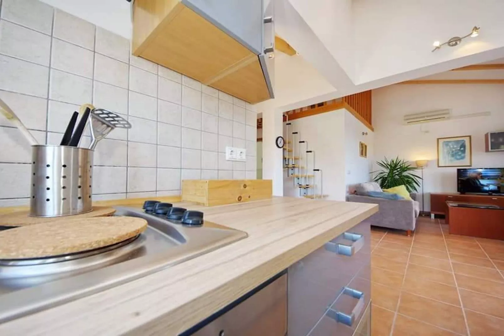 Blissful Bay Apartments Vrboska - Classic Two Bedroom Apartment with Terrace (owner Lavanda)