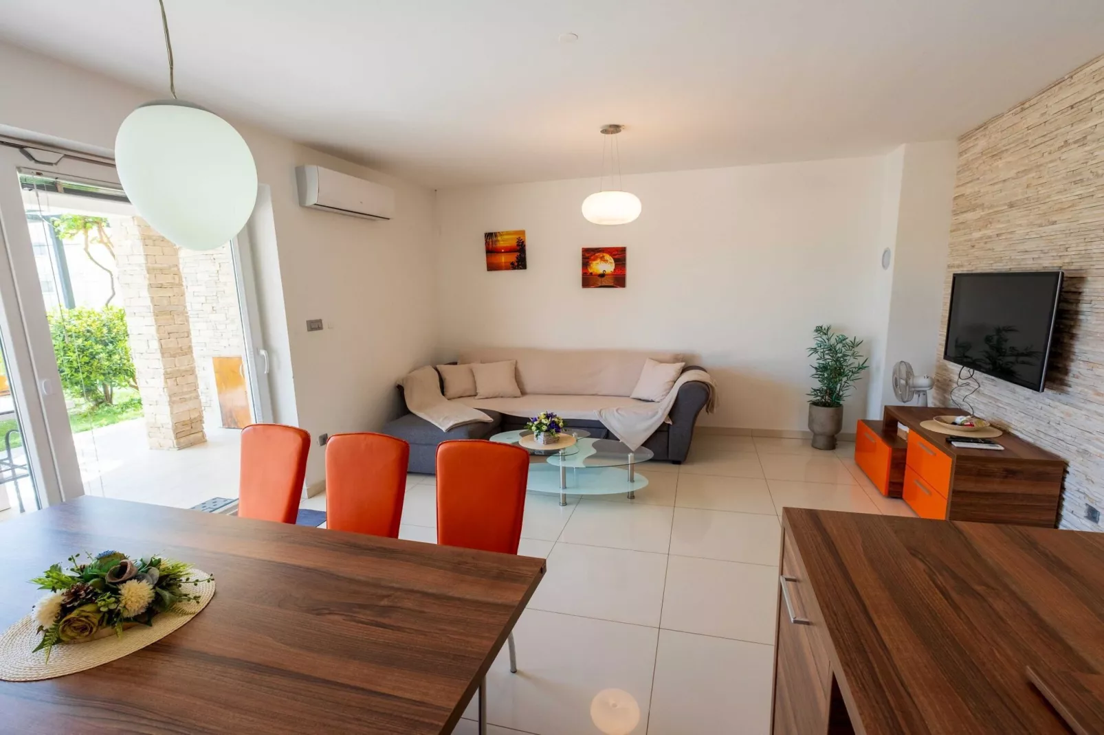 Charming  Three Bedroom House  Turanj