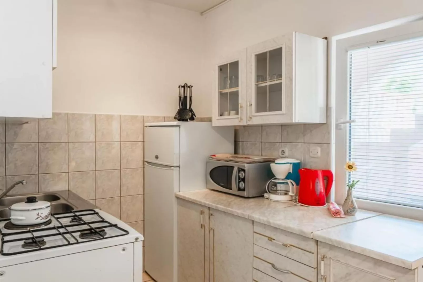 Two Bedroom Apartment 3 ( Kat)