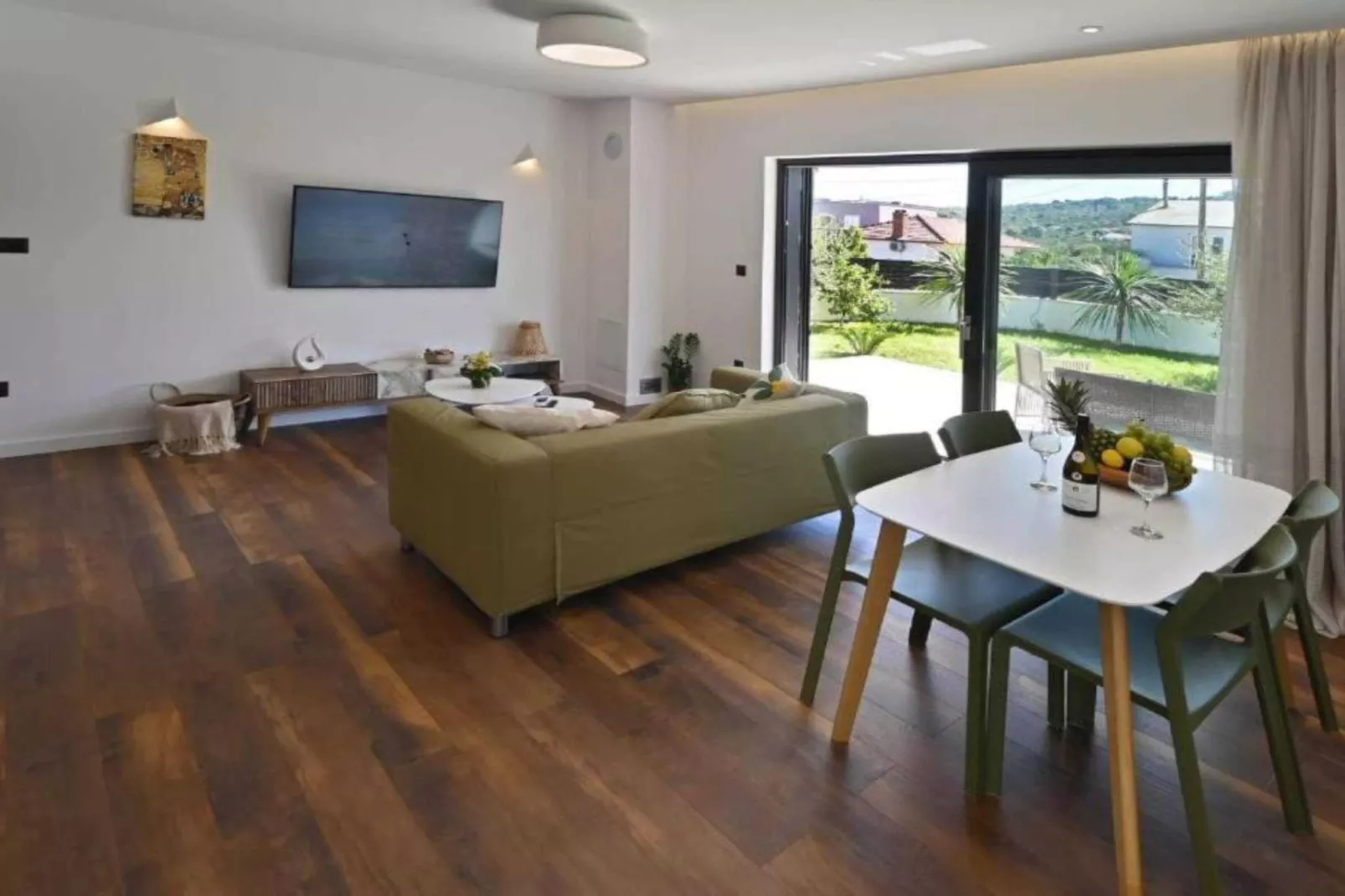 Luxury Slatine Apartments with Terrace and Garden - Two Bedroom Apartment with Terrace