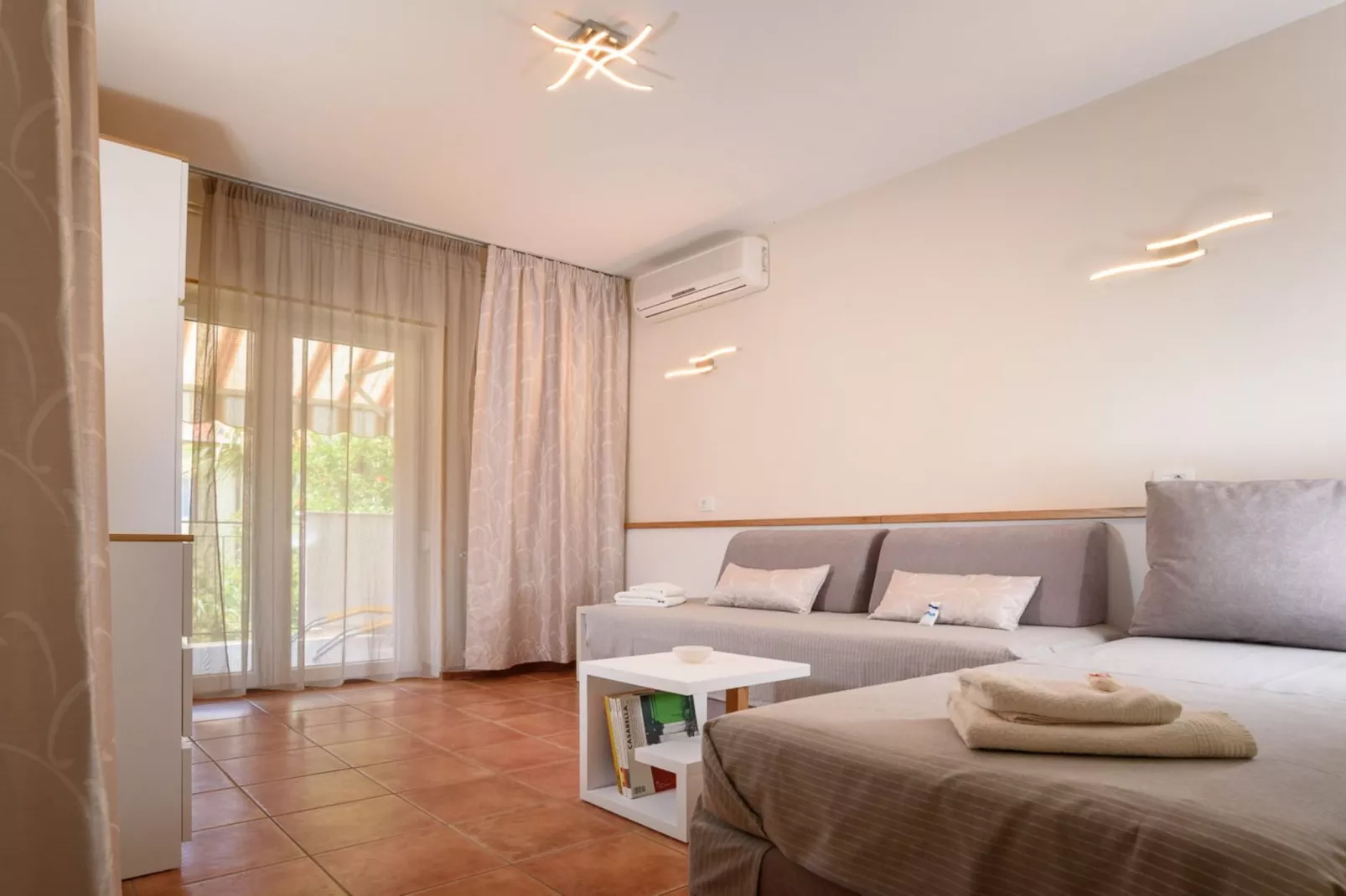 Apartments Alba - One Bedroom Apartment (Anna)