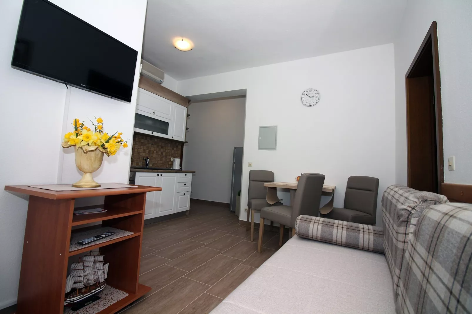 Zadar Coastal Haven - One Bedroom Apartment Ground Floor
