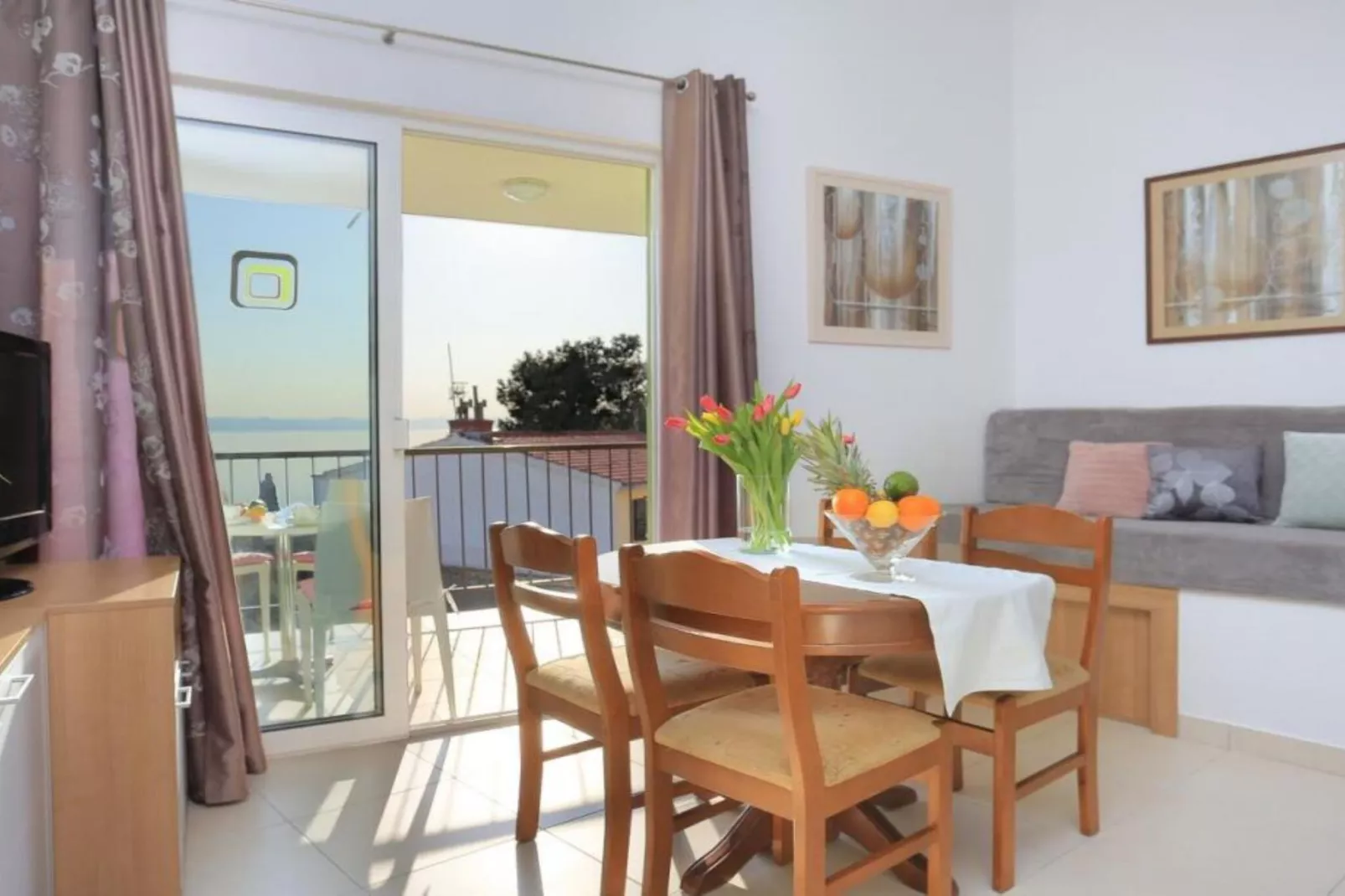 Apartments Roščić -  Classic Two Bedroom Apartment with Balcony and Sea View