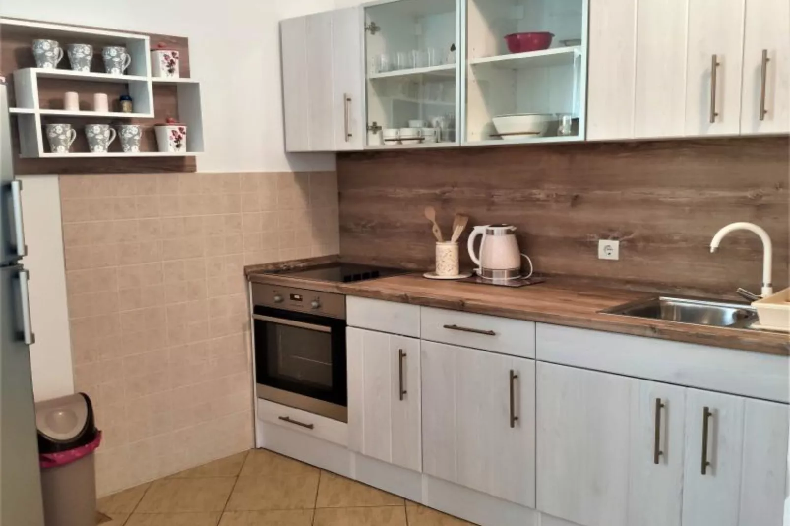 Apartments Dea & Paula - Classic Two Bedroom Apartment with Terrace