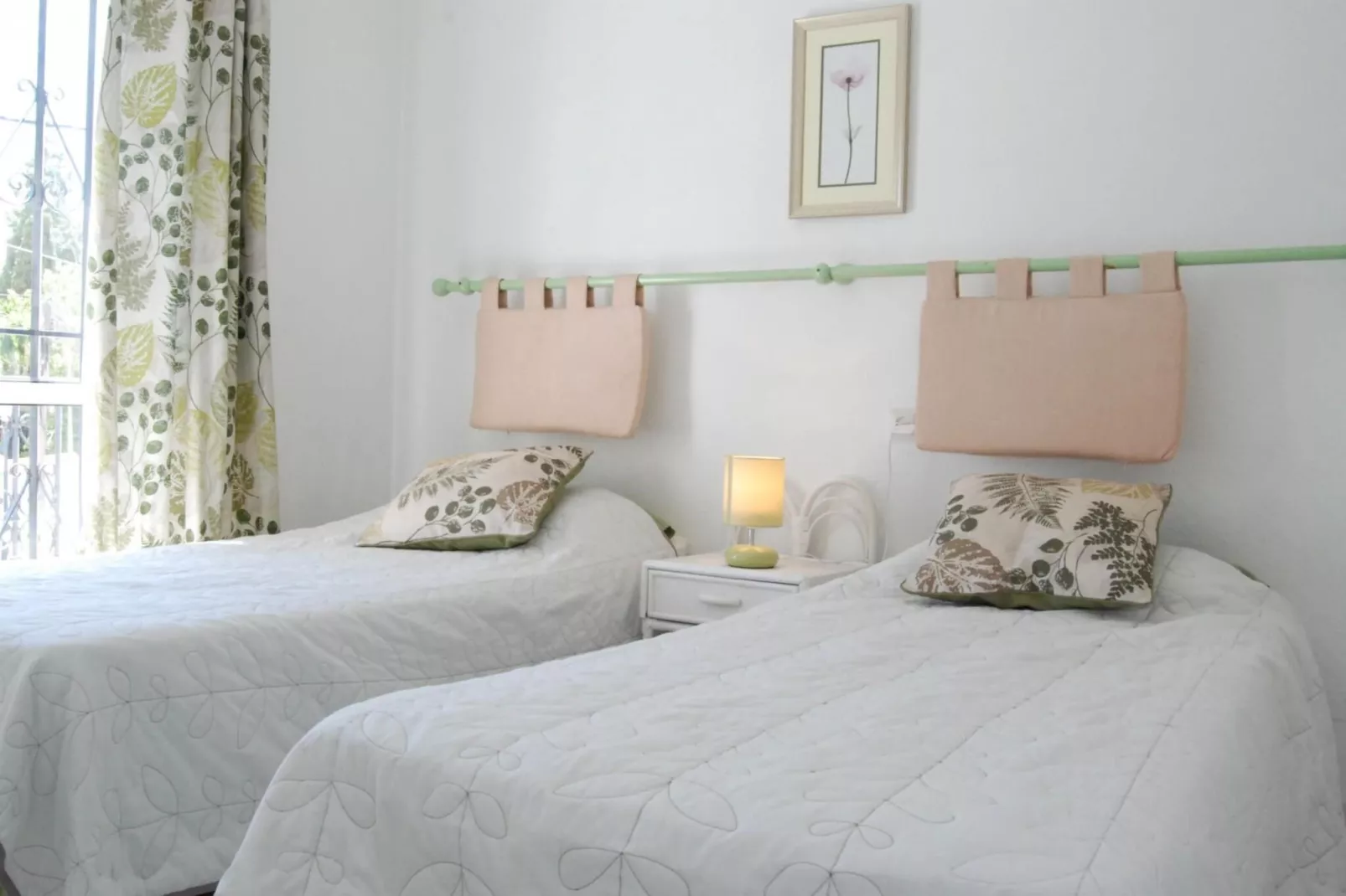 Los Pinos 25 Villas by Casasol