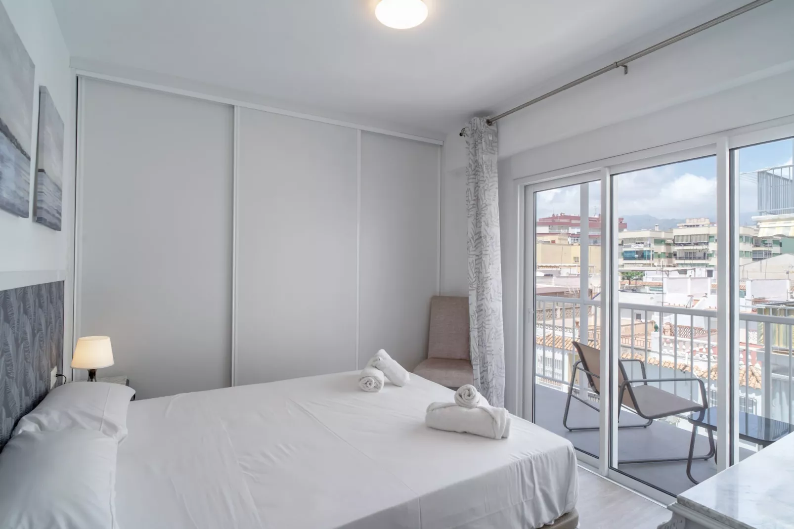 Gaviota 3º3 Central Living by Casasol