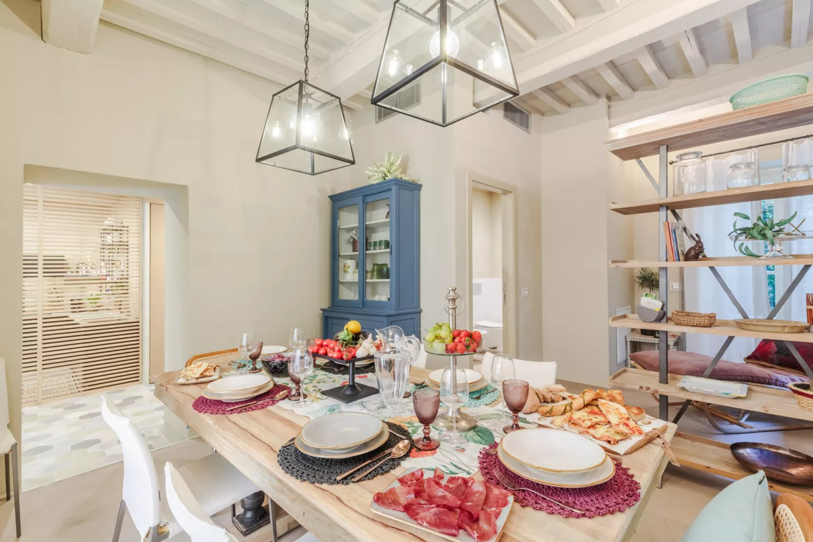Vissi D'Arte, an Apartment with Garden