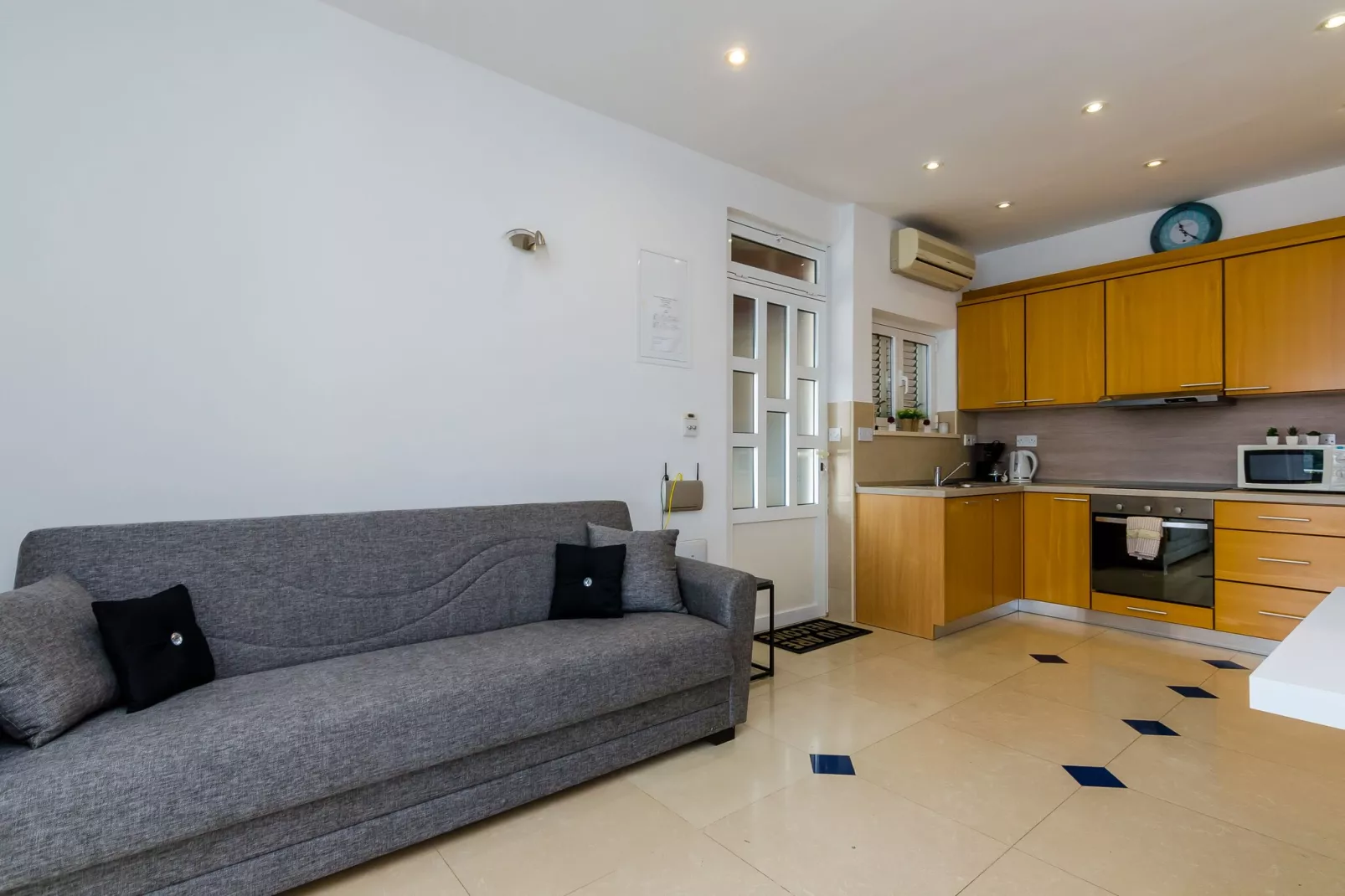 Apartment Franceska -Two-Bedroom Apartment with Terrace and Sea View