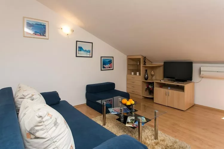 Apartment Lala - Two  Bedroom Apartment with Sea View