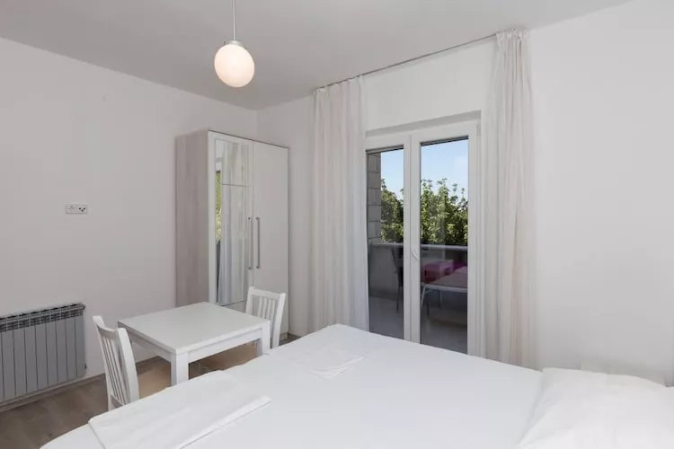 Rooms Villa Bašica - Premium Double Room with Balcony and Sea View (Soba 4)