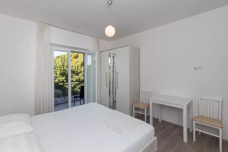 Rooms Villa Bašica - Comfort Double Room with Balcony and Sea View (Soba 3)