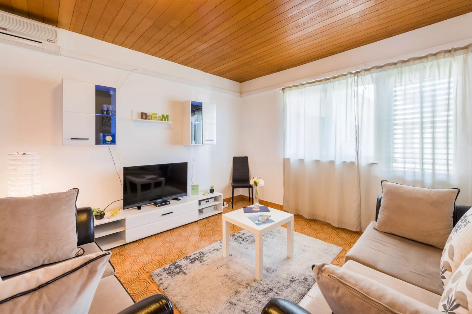 Apartment Hope (ST) - Two Bedroom Apartment with Balcony
