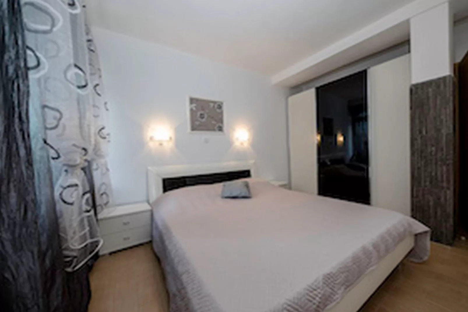 Apartments & Rooms Green Bay - One Bedroom Apartment with Terrace (APP 8)
