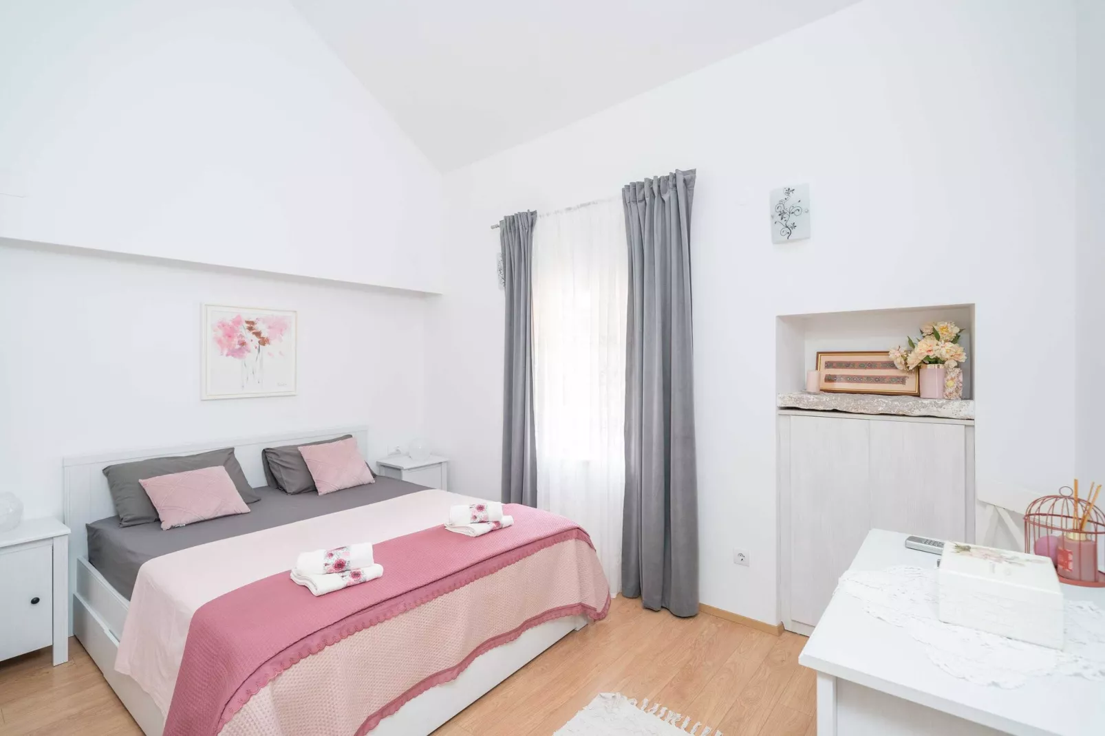 Holiday Home Majkovi - Three Bedroom Holiday Home with Swimming Pool