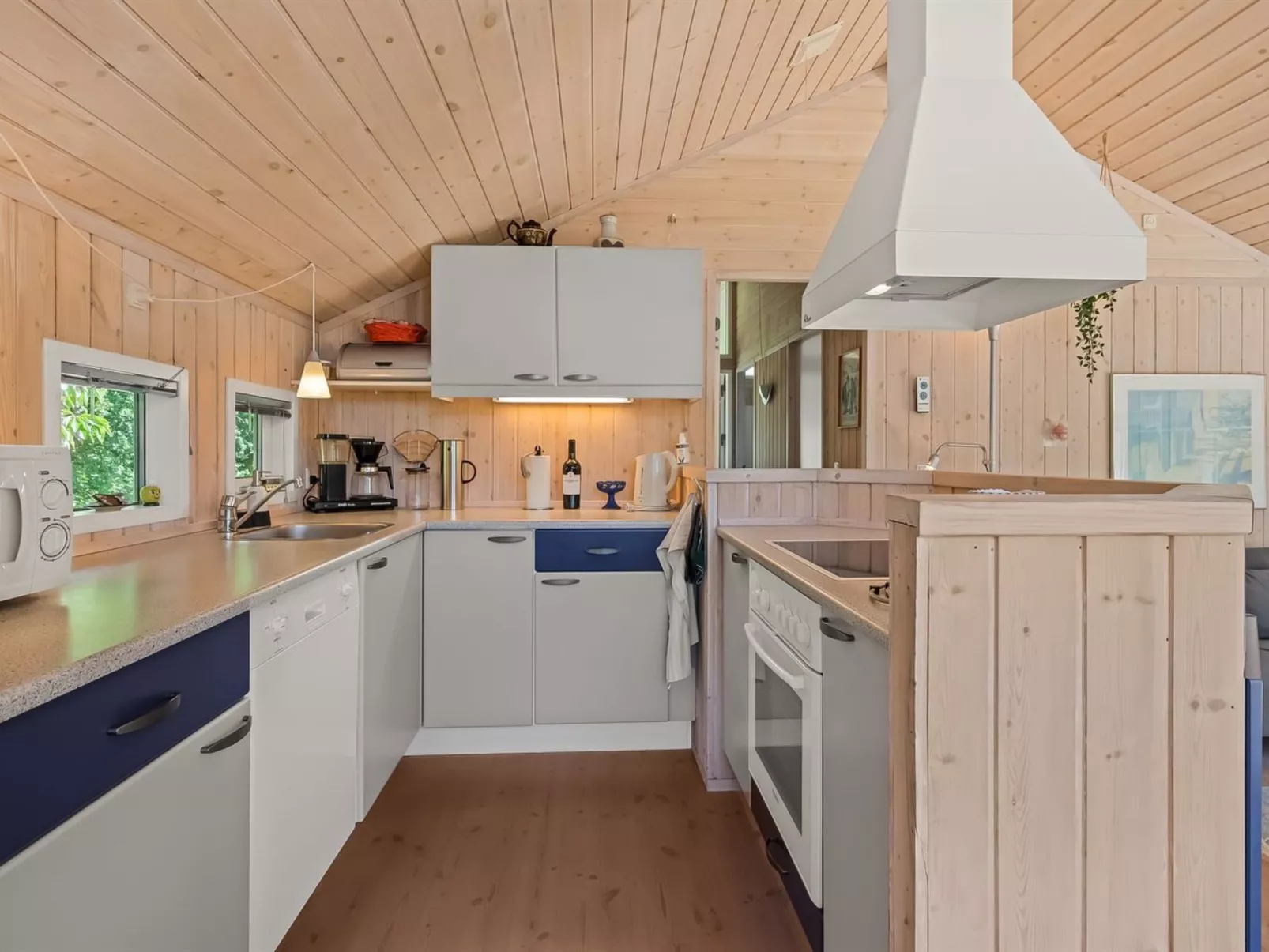 "Leeve" - 1.3km from the sea-Inside