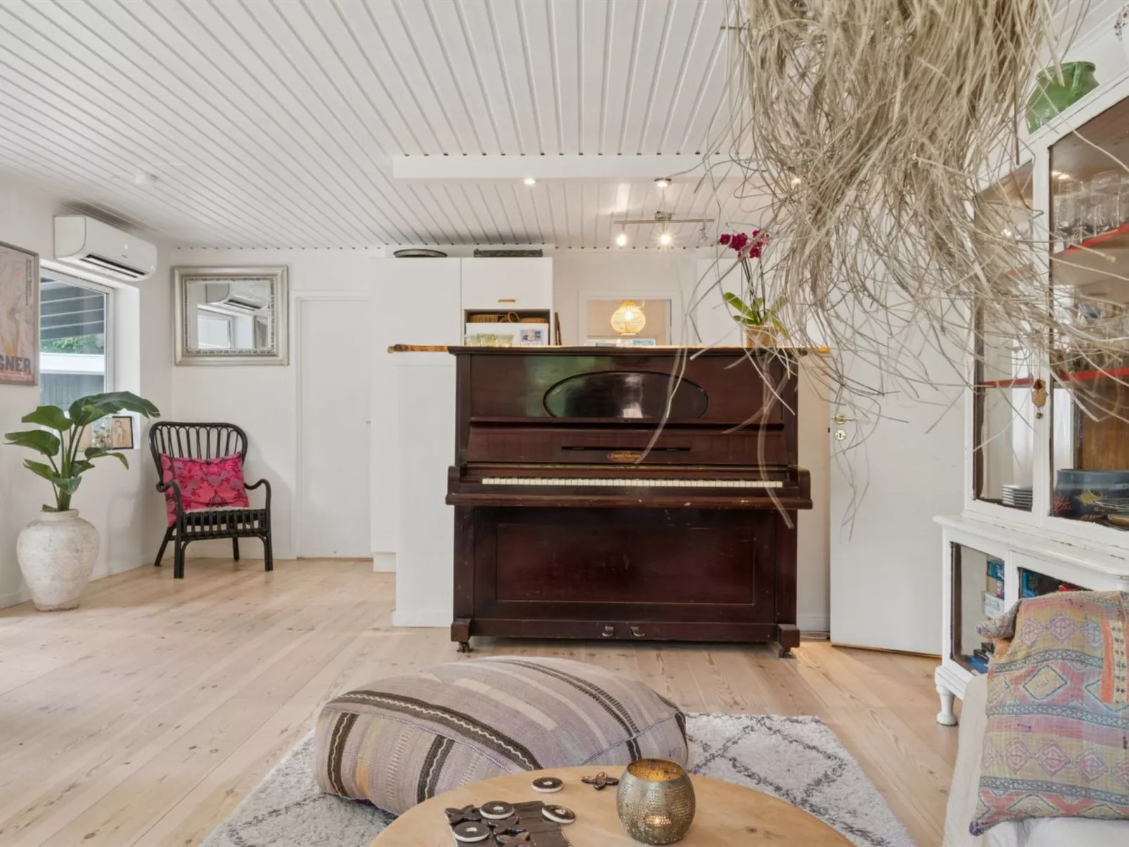 "Eida" - 1.7km from the sea