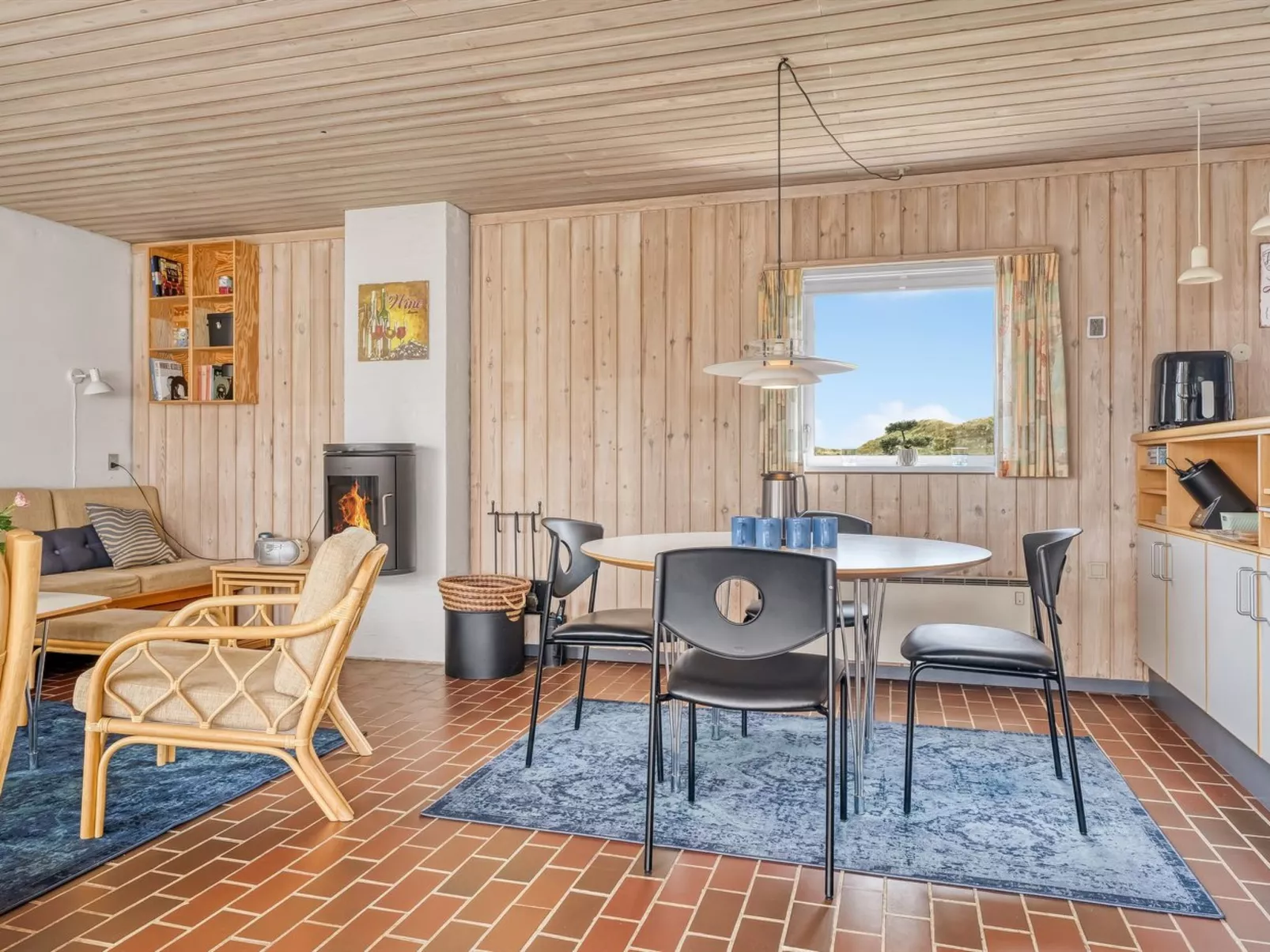 "Aike" - 1km from the sea-Inside
