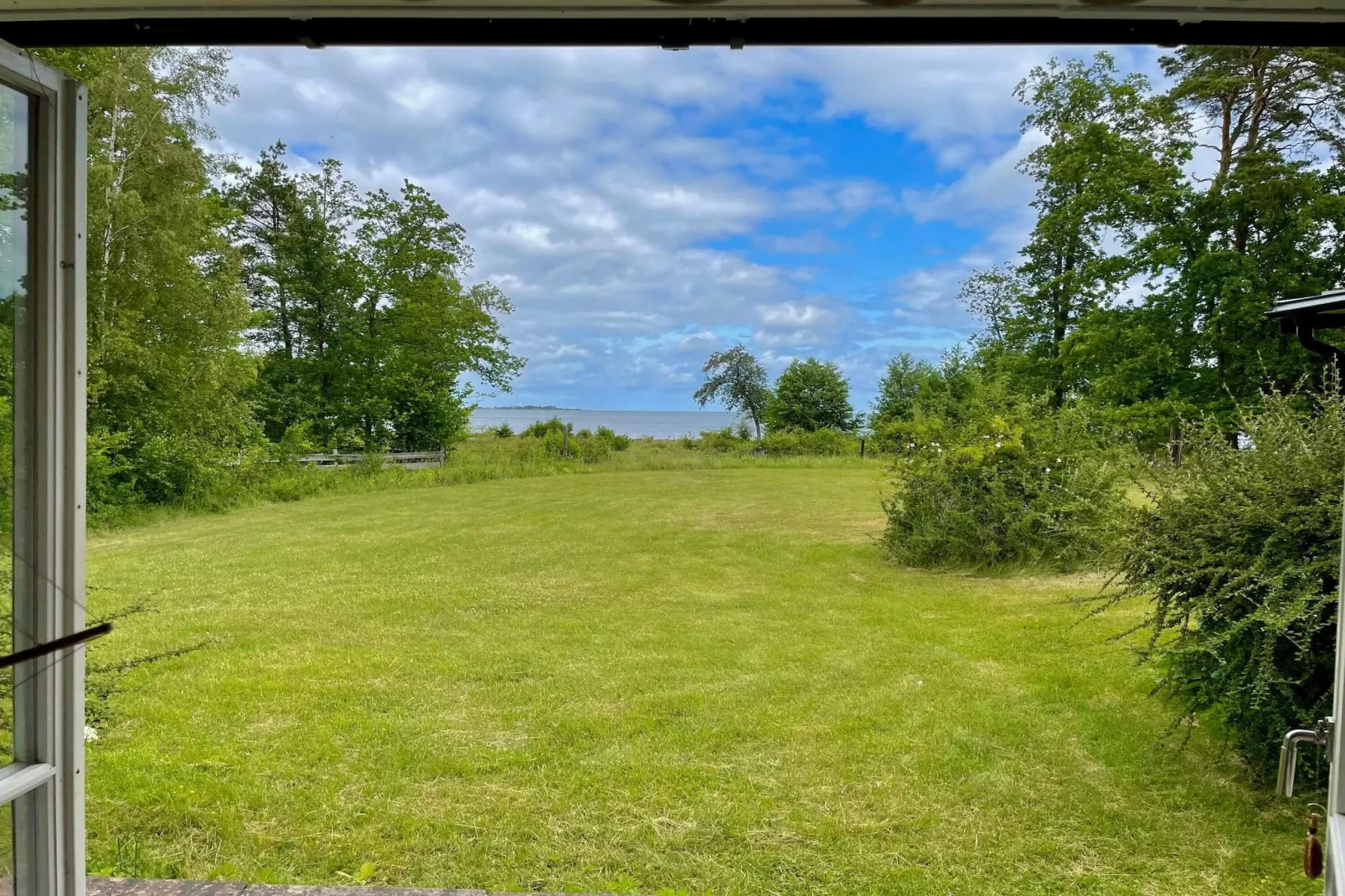 Cozy Seaside Getaway in Grankullavik-Outdoor