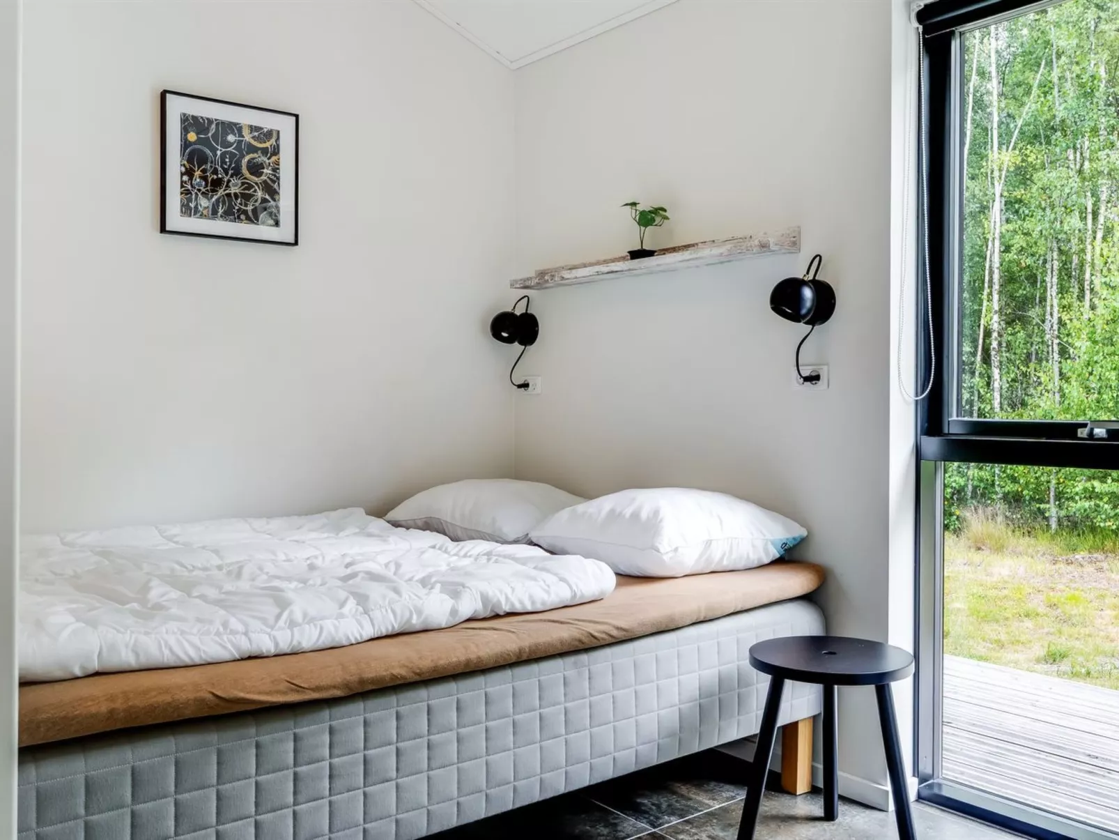 "Sighvat" - 300m from the sea-Drinnen