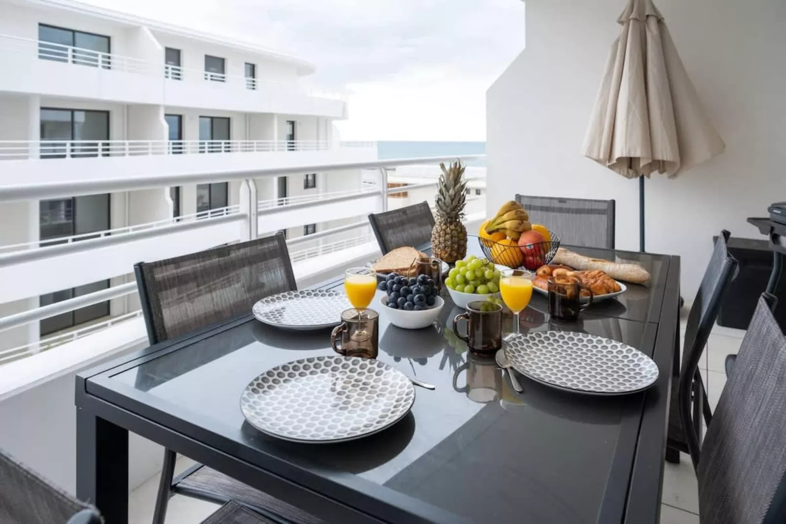 B502-Terrace balcony