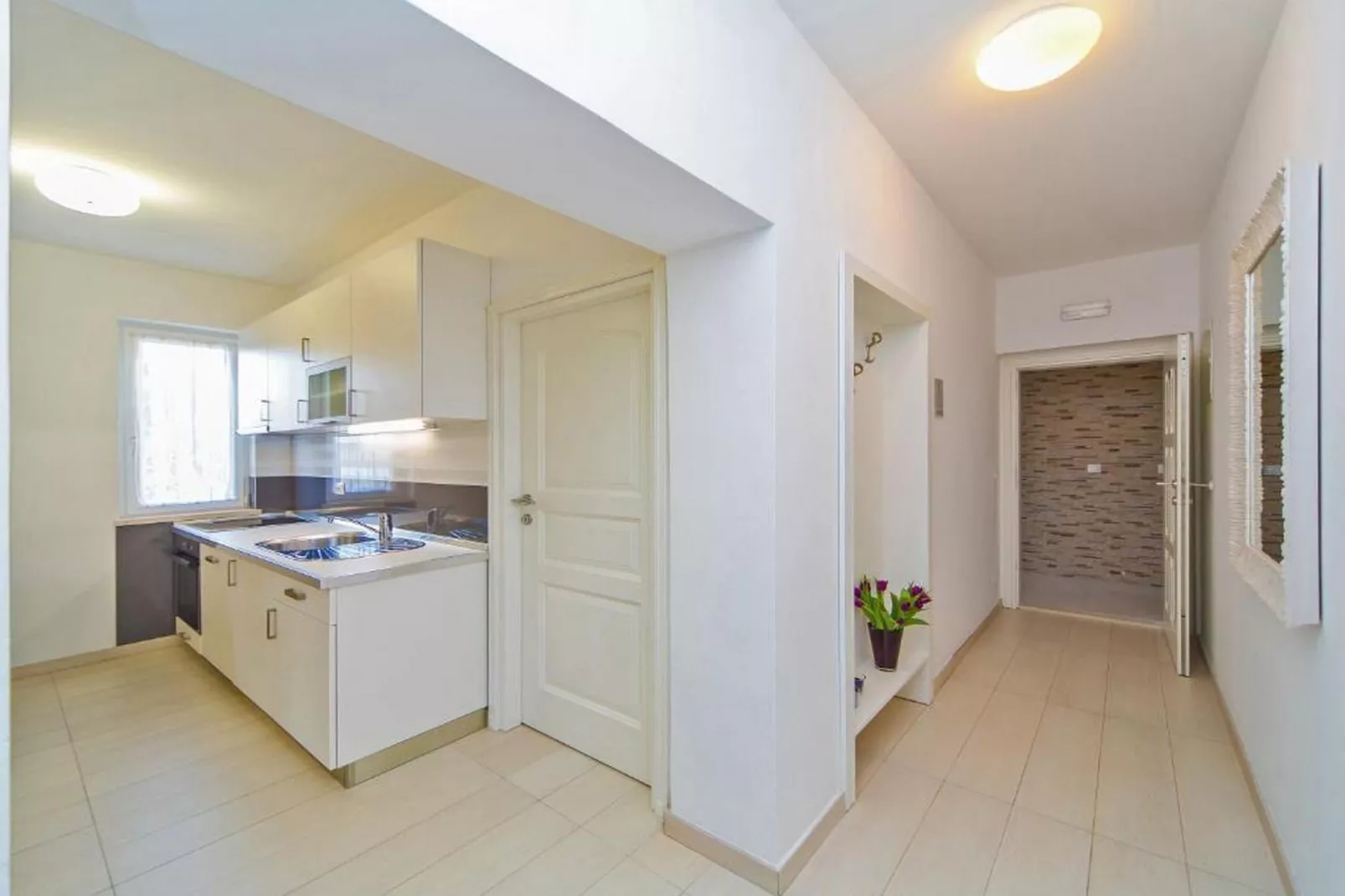 4B Apartments - Two Bedroom Apartment with Balcony A1