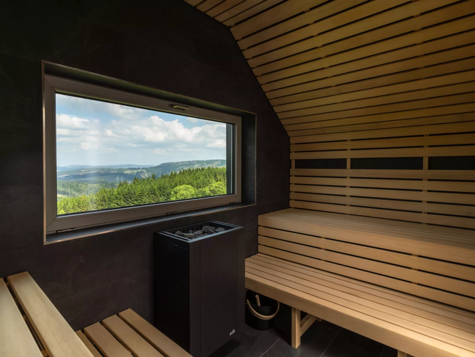 De luxe H751 mit Panoramasauna-Inside