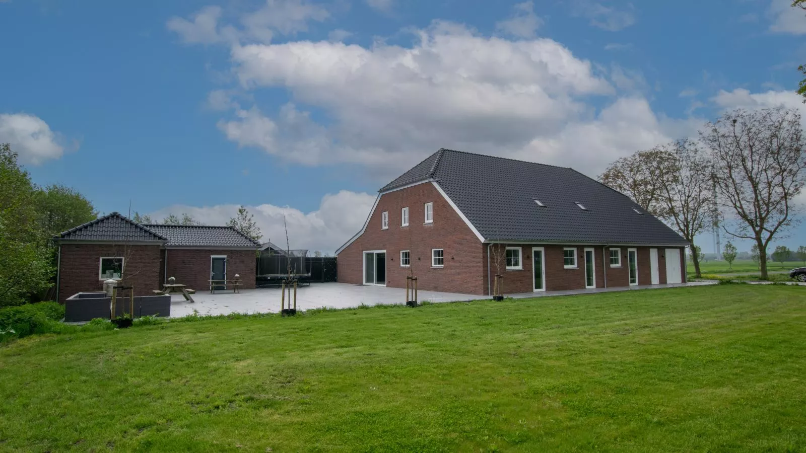 Jonkershof-Exterior summer