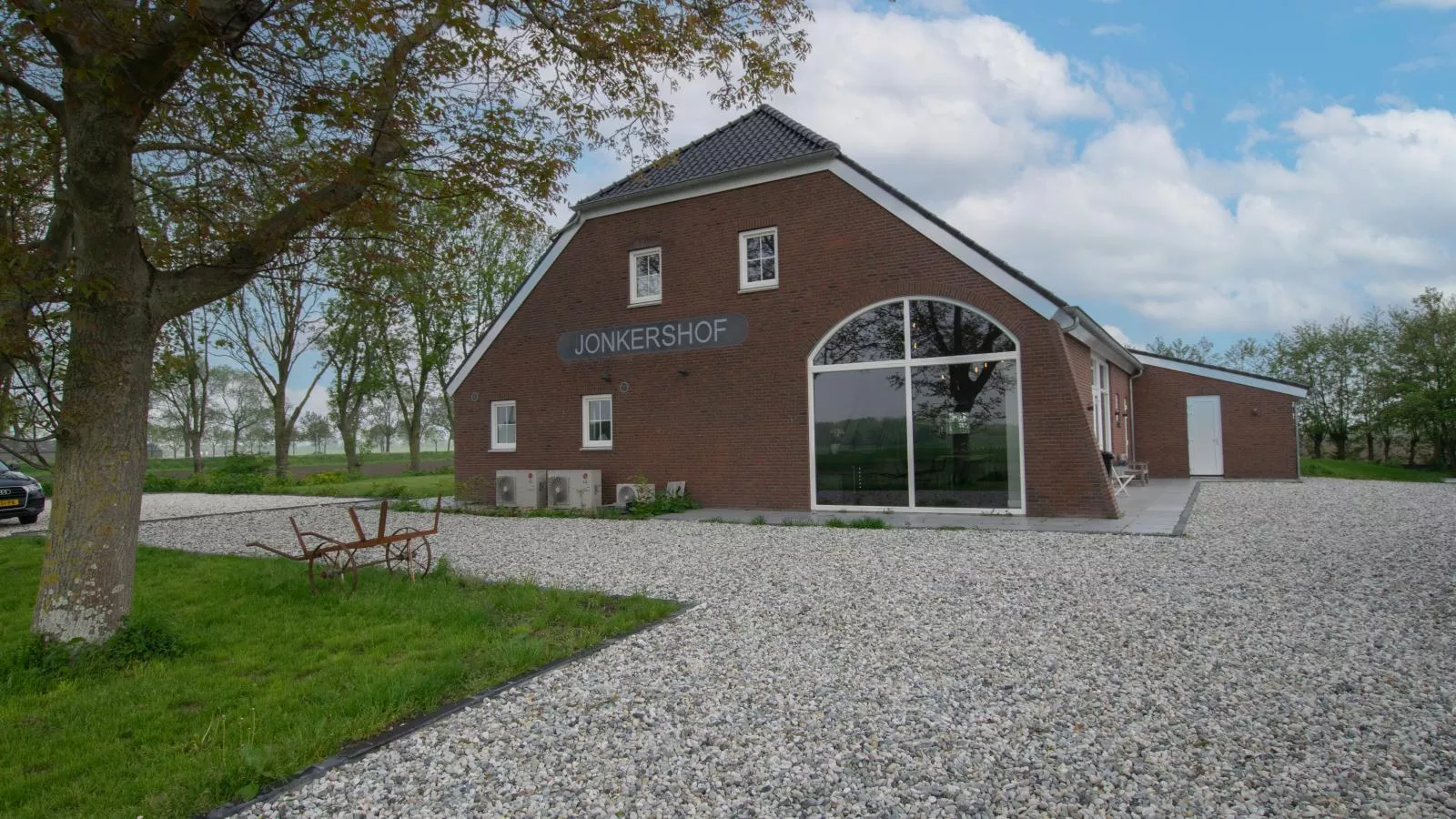 Jonkershof-Exterior summer